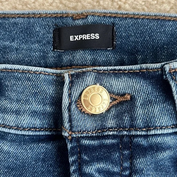 Express Medium Wash Cropped Flare High Rise Hyper Stretch Denim Jeans Size 8 - Picture 6 of 13